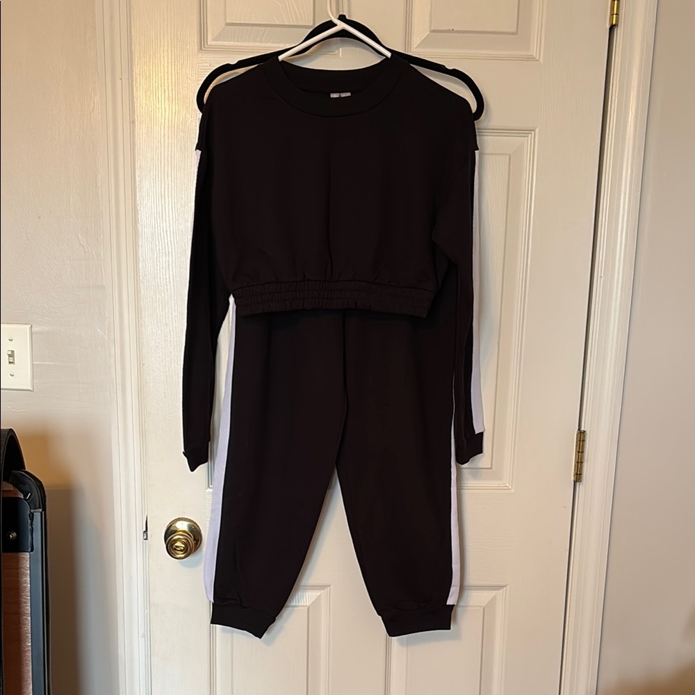 Black and White jogger set w/ crop top